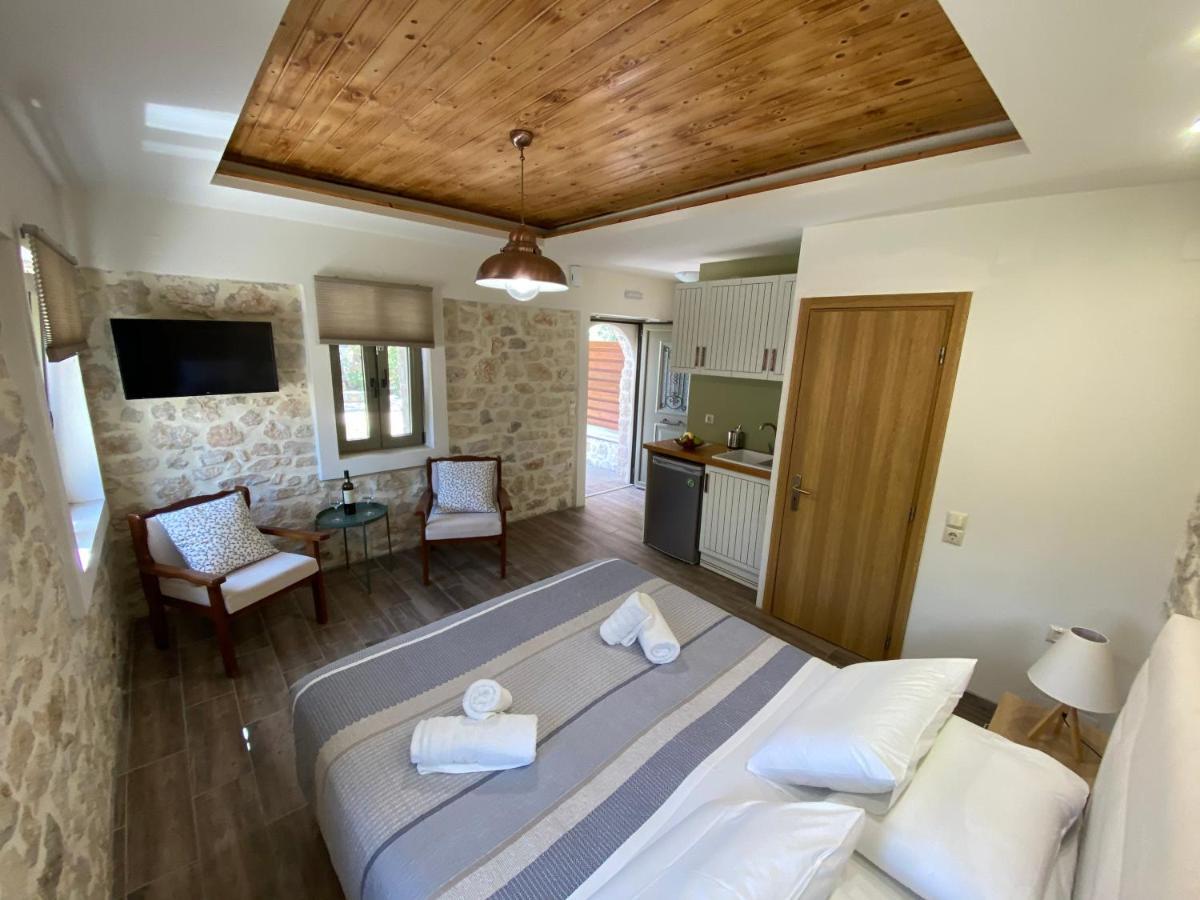 Hotel Mikros Paradisos Sívota Eksteriør bilde